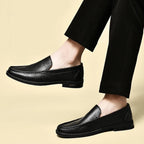 sapato-mocassim-de-couro-salto-preto